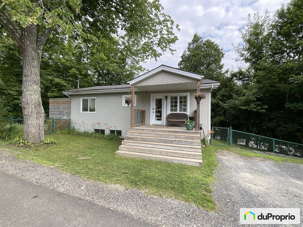$519,000 - Bungalow for sale in Lac-Brome (Knowlton) — photo 1