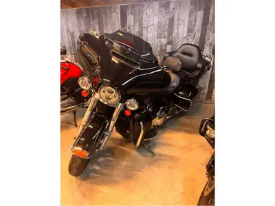 80000km Condition impeccable Tune up fait pret a partir Système de son , valise et plus encore. Vehi...