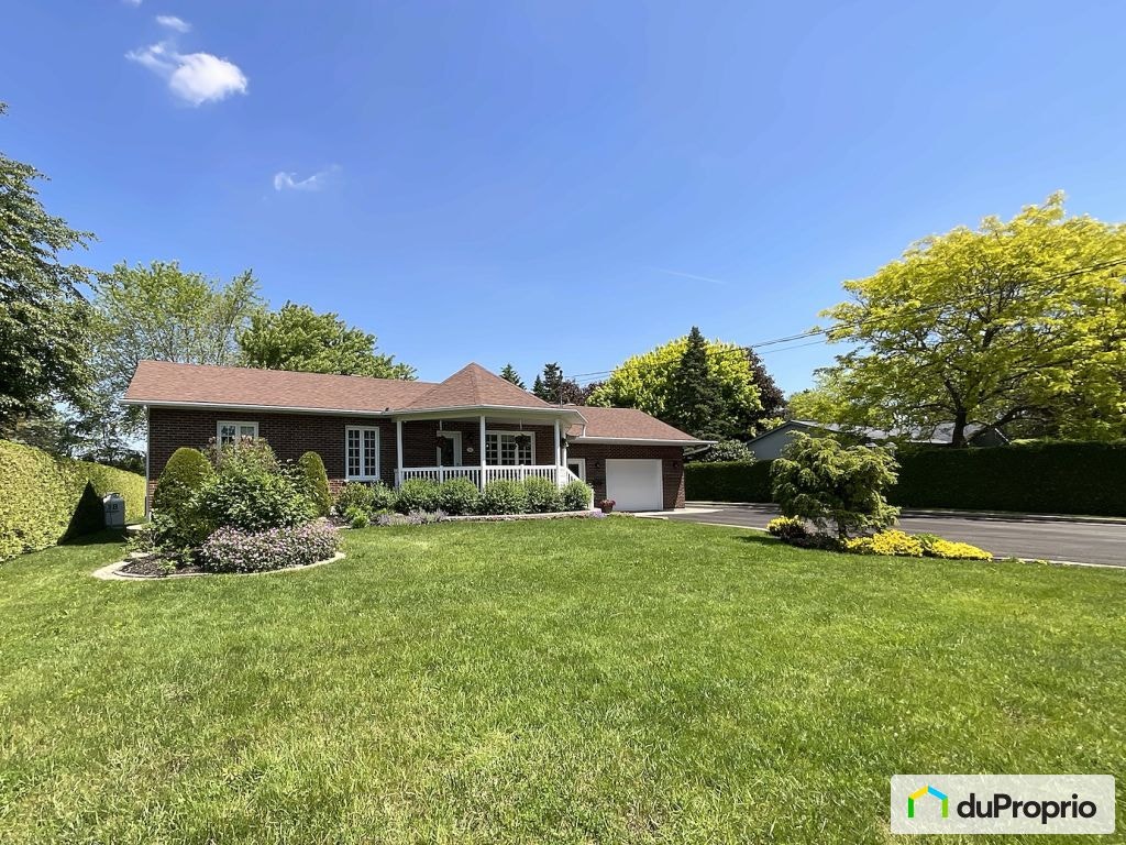 $750,000 - Bungalow in St-Jean-sur-Richelieu (St-Athanase) — photo 1