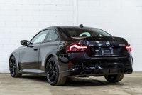 *English below* *Français:* Cette BMW M240i xDrive Coupé 2022 affichant 42 152 km, provenant d'un se... (image 5)