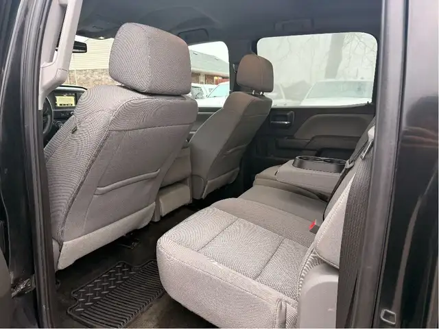 2018 Chevrolet Silverado 1500 | Clean CARFAX | Lifted in Cars & Trucks in London - Image 13