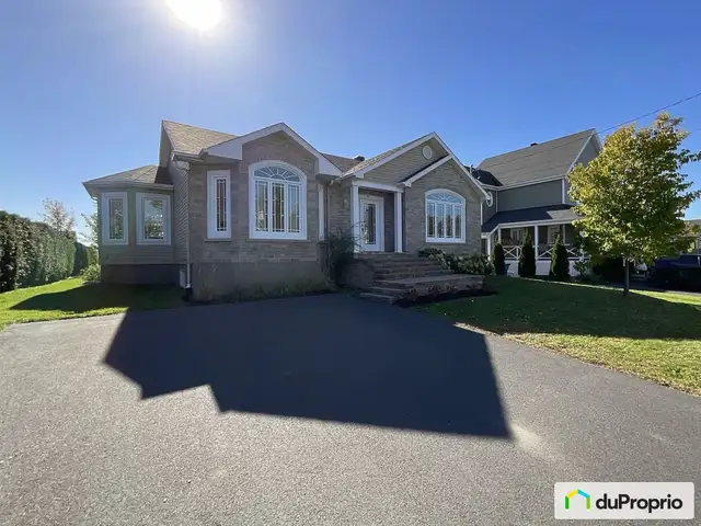 $649,000 - Bungalow for sale in St-Marc-sur-Richelieu in Houses for Sale in Longueuil / South Shore - Image 2