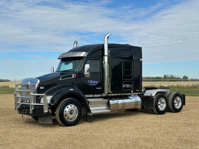 2023 Kenworth T880 in Heavy Trucks in Grande Prairie - Image 2
