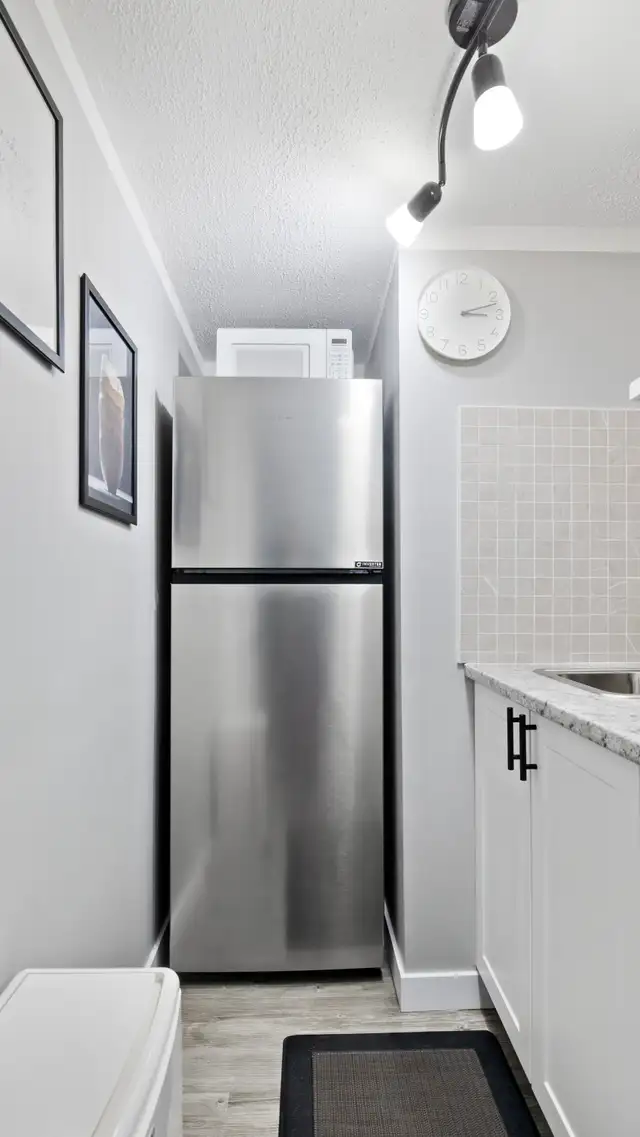 C18 UNIT C - STUDIO – FULLY FURNISHED | ALL UTILITIES in Long Term Rentals in Moncton - Image 8