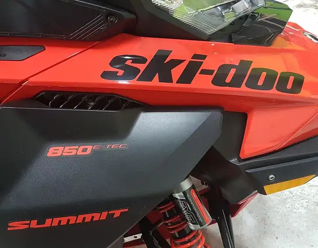 2021 Ski-Doo Summit SP 850 E-TEC in Snowmobiles in Strathcona County - Image 10