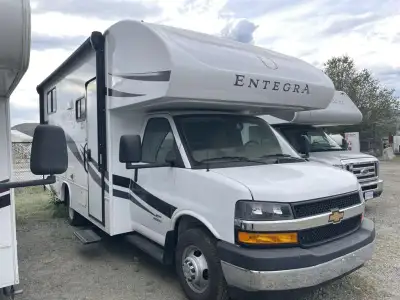 We are looking for good pre owned Rv's to buy or consign!! Entegra Coach Odyssey SE Class C gas moto...