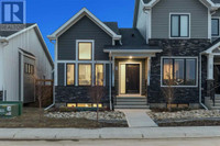 25 LARKSPUR Bend Okotoks, Alberta