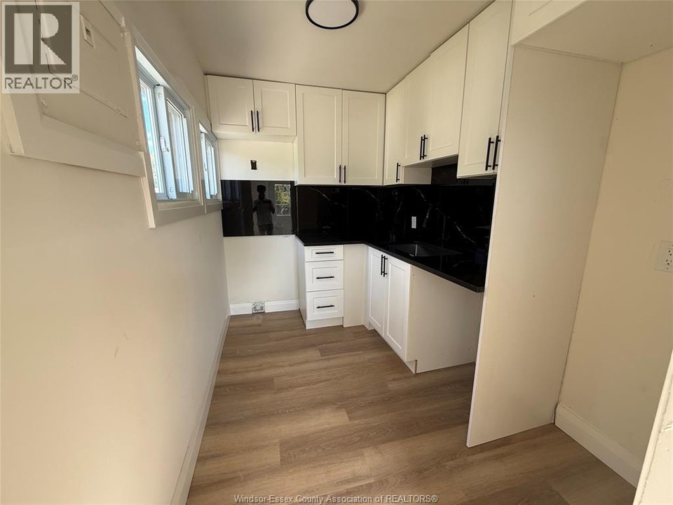 643 PIERRE Unit# 4 Windsor, Ontario 5