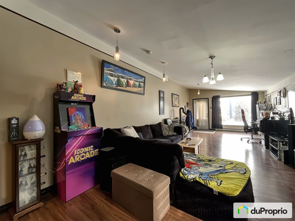 $650,000 - Duplex for sale — photo 2