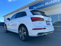WHY THIS Q5 HITS DIFFERENT: QUATTRO AWD Confident in snow, rain, and everything Canada throws at you... (image 6)