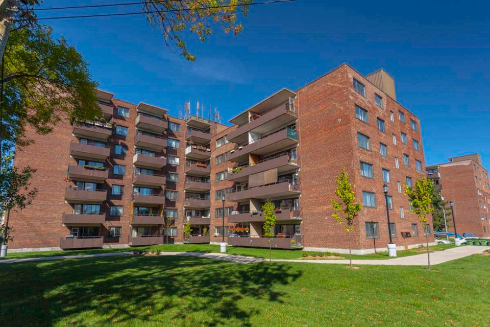 Carrefour Dorval - 2 Bdrm available at 455 Racine Avenue, Dorval dans Locations longue durée  à Ouest de l’Île