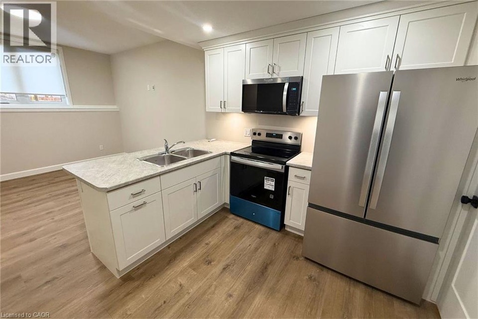 675 PRINCESS Street Unit# Lower Left Woodstock, Ontario 4