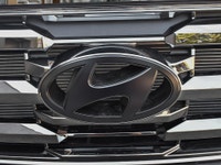 ... Engine: 2.5L 4cyl. L/100Km City: 9.7 L/100Km Hwy: 7.7 Safety Equipment Electronic Stability Cont... (image 8)