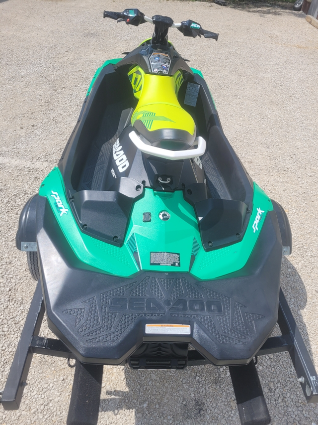 2020 SEADOO SPARK TRIXX 3UP (FINANCING AVAILABLE) in Personal Watercraft in Strathcona County - Image 5