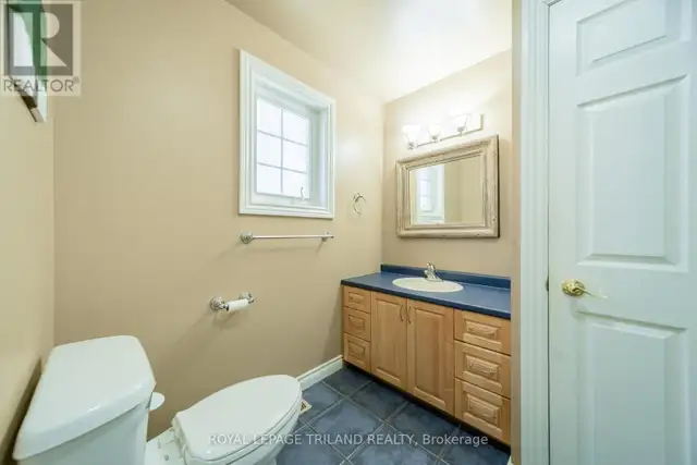 10234 JULIE AVENUE Lambton Shores (Grand Bend), Ontario in Houses for Sale in Grand Bend - Image 31