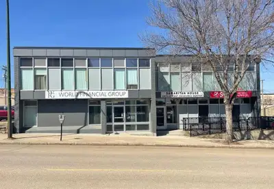 D21//Brandon/Great investment opportunity in owning this 4 unit office space building. Building is f...