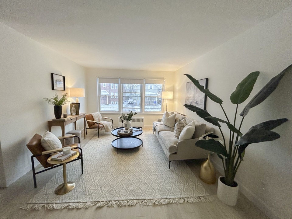 939 Western Apartment for Rent in London Student Rental! Long
