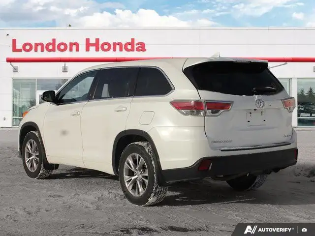 2015 Toyota Highlander LE | Heated Seats | AWD | Power Tailgate in Cars & Trucks in London - Image 5
