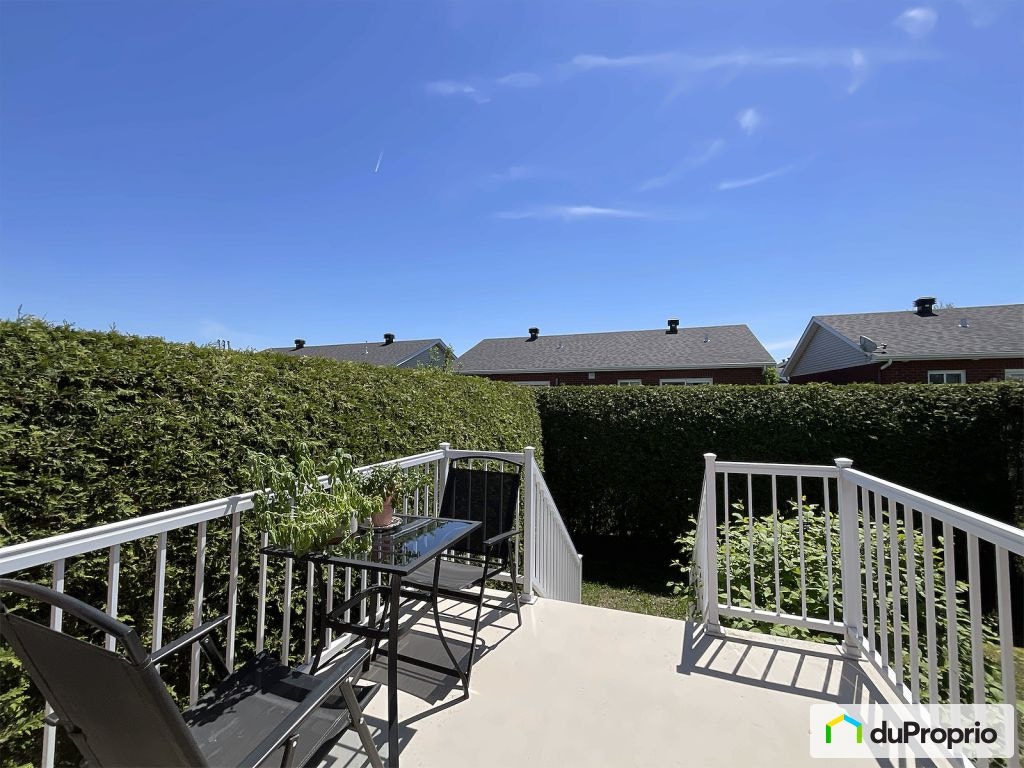 $479,900 - Townhouse for sale in St-Basile-Le-Grand — photo 3