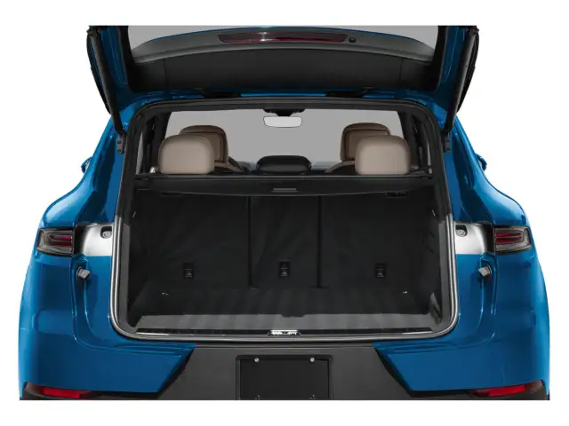 2025 Porsche Cayenne GTS GTS AWD in Cars & Trucks in Delta/Surrey/Langley - Image 9