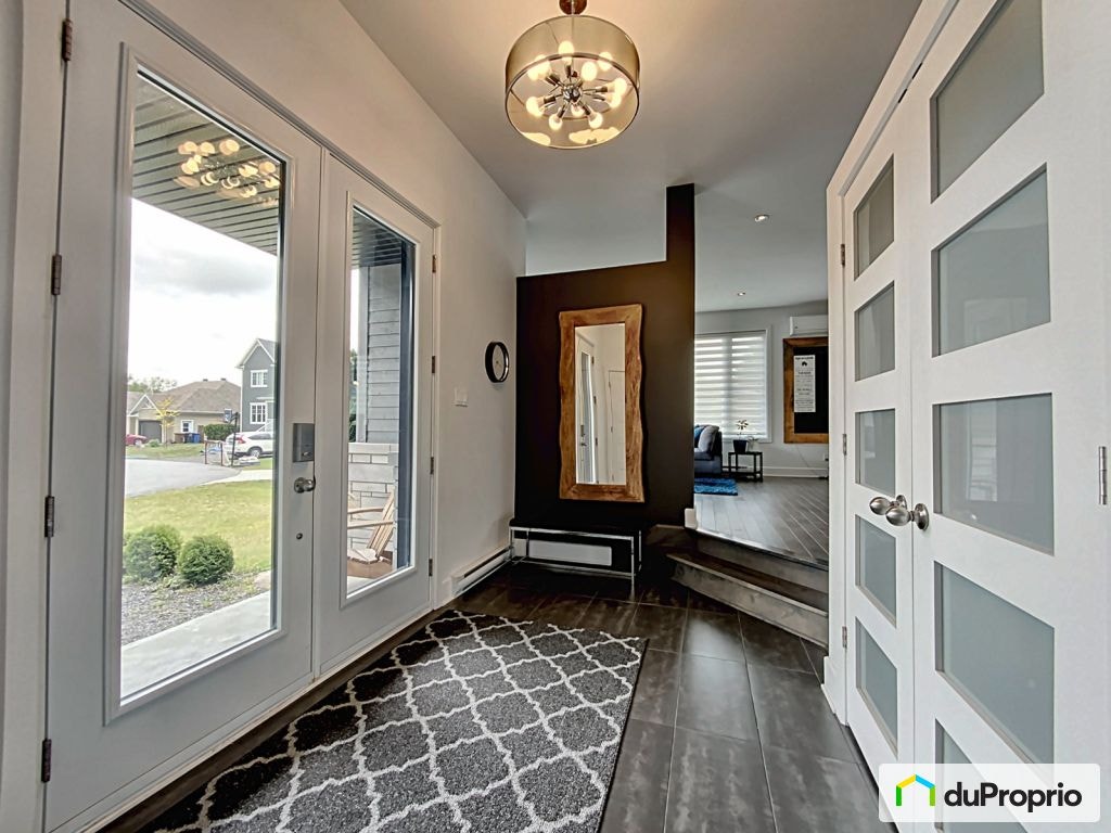 $969,000 - Bungalow for sale in Bromont — photo 2