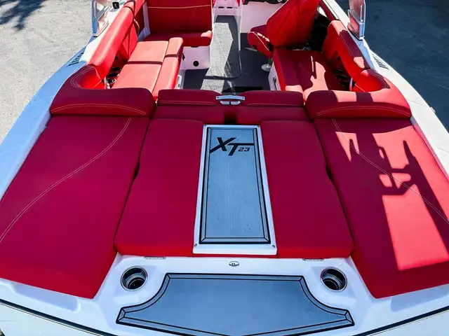 2019 Mastercraft XT 23 in Powerboats & Motorboats in Laval / North Shore - Image 13