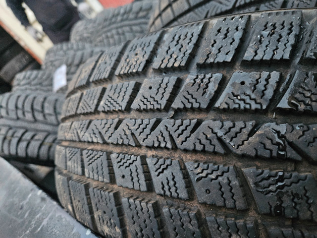 205/60r16 GOODYEAR SNOW TIRES ON FORD ECO SPORT RIMS LIKE NEW in Tires & Rims in Hamilton