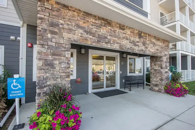 One Bed In Beautiful Sylvan Lake - $699 Security Deposit Promo in Long Term Rentals in Red Deer - Image 7