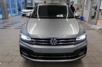 Tiguan Highline R-LINE 2.0L 4MOTION, CARFAX SANS ACCIDENT, Banc Chauffant, Toit Ouvrant, NAV Finance... (image 1)