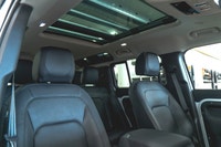 Land Rover Defender 110 P400 SE 2023: - Extérieur blanc FUJI et intérieur en cuir noir EBONY - Garan... (image 1)