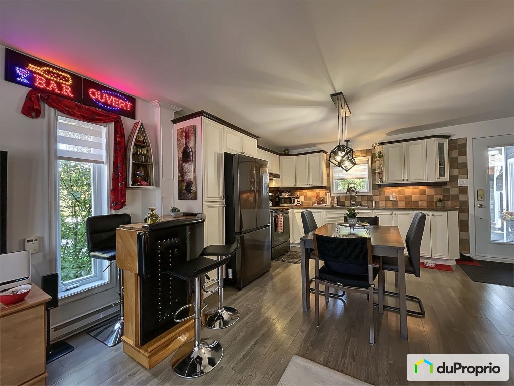 $299,500 - Bungalow for sale in Chicoutimi (Chicoutimi) — photo 2