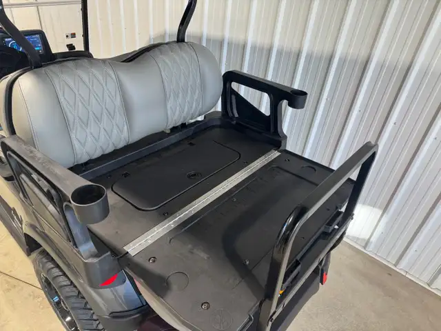 2026 EZGO RXV4 ELITE SUMMIT XT in ATVs in Vernon - Image 23