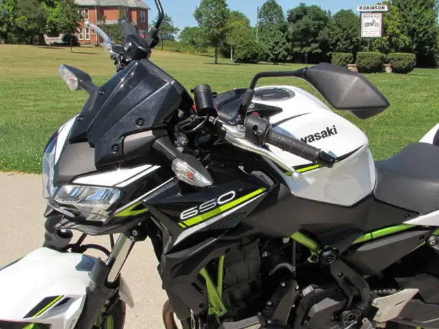 2021 Kawasaki Z650 ABS in Sport Bikes in Leamington - Image 17