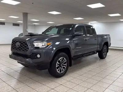 Need a midsize truck that handles everyday work without feeling oversized? This 2023 Toyota Tacoma o...