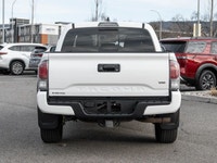 One Owner - Running Boards - Tonneau Cover - Multi Terrain Select - Keyless Ignition Built for adven... (image 7)