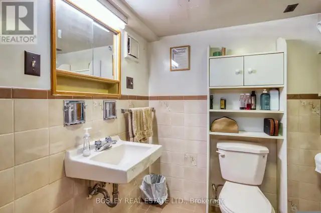 38 HALTON STREET Toronto (Trinity-Bellwoods), Ontario in Houses for Sale in City of Toronto - Image 31