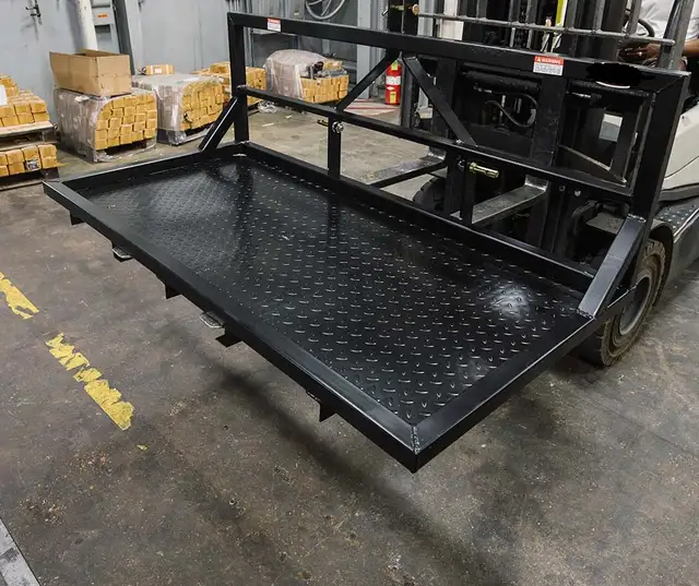 NEW 6 FT 3 POINT CARRY ALL TRACTOR PLATFORM 827506 in Heavy Equipment Parts & Accessories in Prince Albert - Image 3