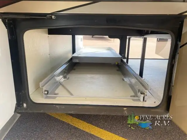 2018 Fleetwood RV Discovery 38K only 14,584 Miles in RVs & Motorhomes in Moncton - Image 64