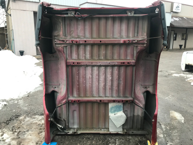 Southern Truck Box Dodge Ram  Rust Free 6.3ft in Auto Body Parts in Oshawa / Durham Region - Image 3