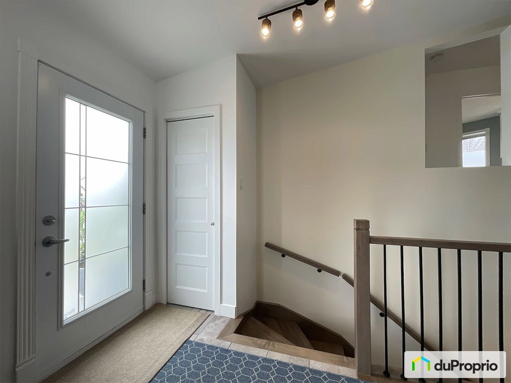 $599,900 - Bungalow for sale in Granby — photo 2