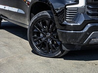 Power Sunroof | Heated Leather Bucket Seats | Adaptive Cruise Control | 22 Gloss Black Wheels | Bose... (image 5)