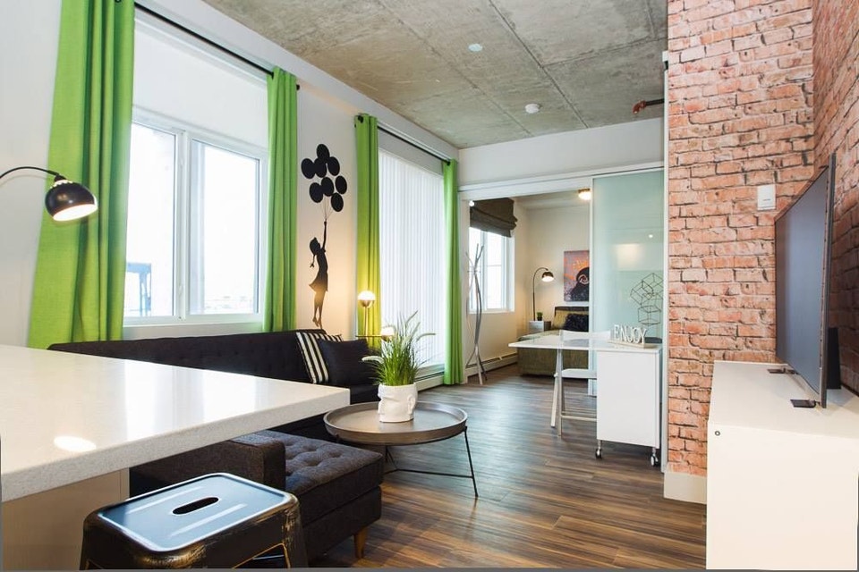 UNIQUE 2 BED/2BATH LOFT STYLE APARTMENT IN OLIVER SQUARE 2