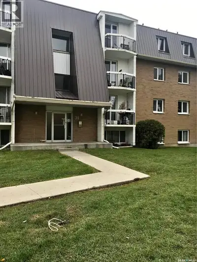 An excellent entry-level investment opportunity in a highly desirable South Regina location, directl...