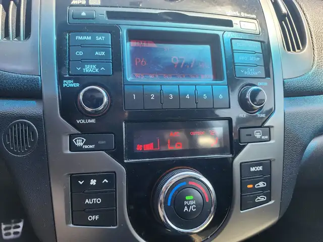 2011 Kia Forte Koup SPORT GARANTIE 1 ANS in Cars & Trucks in City of Montréal - Image 5