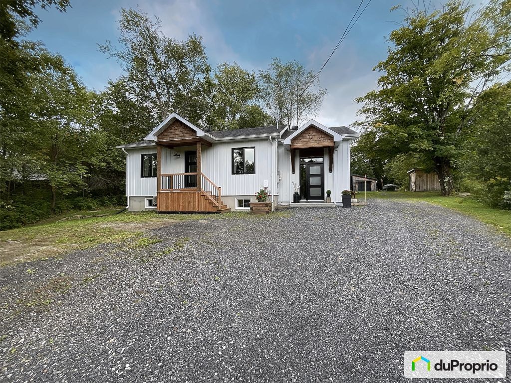 $669,000 - Bungalow for sale in Stukely-Sud — photo 1