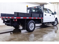 **ACCIDENT FREE - MECHANICALLY CERTIFIED** 47,646 KM This 2021 Ford F-350 4x4 Crew Cab XL Deck is po... (image 5)