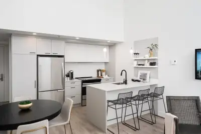 MDV loft 1cc-condo appartement luxe à louer à Outremont-Milhaus, View more