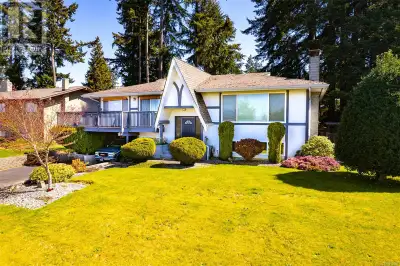 EXCEPTIONAL FAMILY ORIENTATED NEIGHBORHOOD WITH BEAUTIFUL VIEWS ~ This well-appointed property featu...