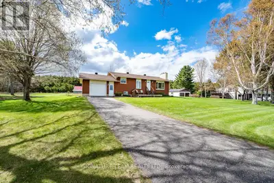 Here is a very well maintained bungalow on Lake Clear, the areas most sought after lake. Known for i...