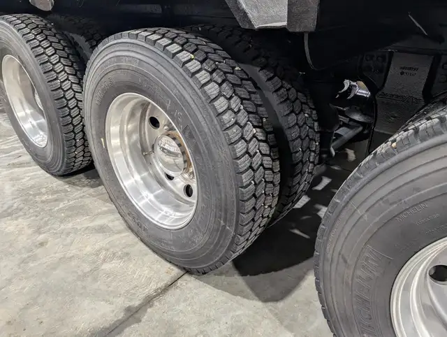 2013 KENWORTH C500 in Heavy Trucks in Kamloops - Image 12